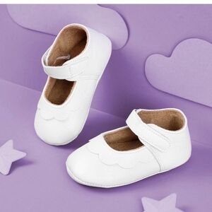 New Valen Sina  baby shoes Size 3-6 Months